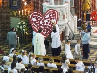 Obrázky ze slavnosti prvního sv. přijímání dětí v Ludgeřovicích